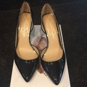 Jessica Simpson pumps